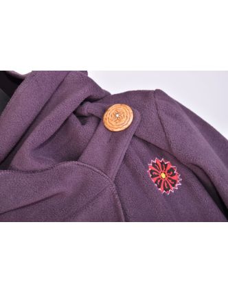 Švestkový fleecový kabát s kapucí zapínaný na knoflík, aplikace mandal, výšivka