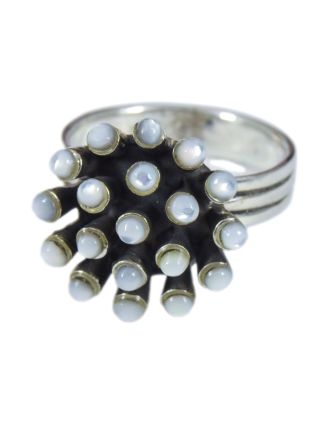 Stříbrný prsten, vel.54, vykládaný měsíčním kamenem