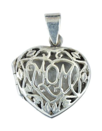 Stříbrný přívěšek/medailon srdce "Mom" zdobený filigránem, výška 28mm šířka 20mm