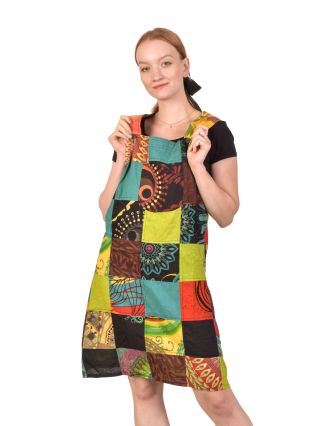 Krátké šaty s laclem a kapsou, multibarevný patchwork, bavlněné plátno