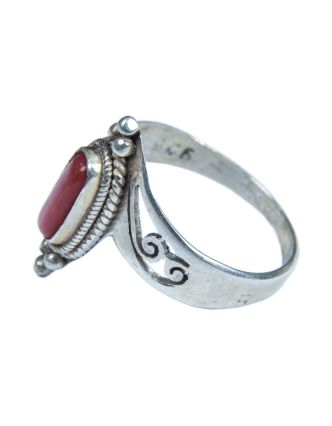 Stříbrný prsten vykládaný korálem, AG 925/1000, 3g, Nepál