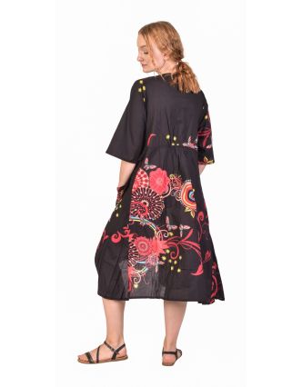 Tříčtvrteční šaty, černé s květinovým potiskem a kapsami