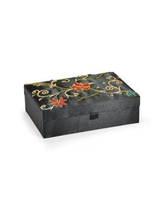 Ručně vyšívaná šperkovnice, černá s květinami, 18x13x5,5cm