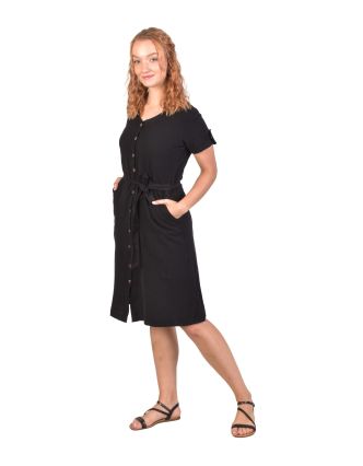 Černé šaty s krátkým rukávem, midi délka, kapsy, propínací s páskem