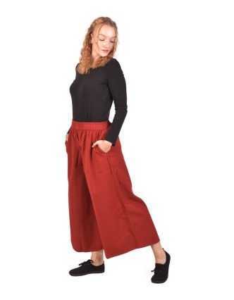Pohodlné volné červené tříčtvrteční kalhoty, guma v pase a kapsy