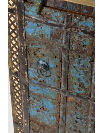 Skříňka ze starého teakového dřeva, železné kování, 44x39x69cm