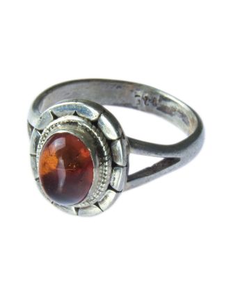 Stříbrný prsten vykládaný jantarem, AG 925/1000, 3g, Nepál