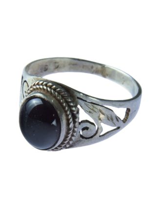 Stříbrný prsten vykládaný almandinem, AG 925/1000, 3g, Nepál