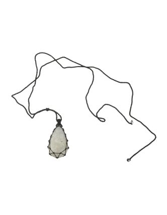 Macramé náhrdelník s měsíčním kamenem na stahovací šňůrce, obvod až 78cm