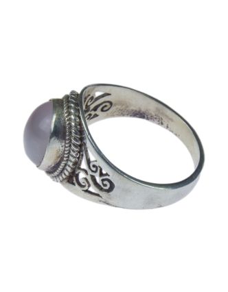 Stříbrný prsten vykládaný růženínem, AG 925/1000, 6g, Nepál