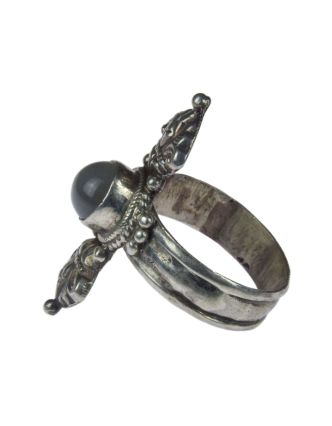 Stříbrný prsten vykládaný měsíčním kamenem, tvar Dorje, AG 925/1000, 3g, Nepál