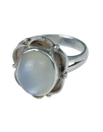 Stříbrný prsten vykládaný měsíčním kamenem, AG 925/1000, 6g, Nepál