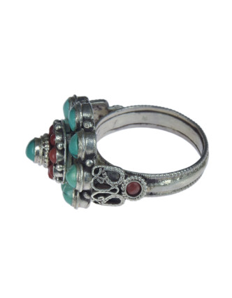 Stříbrný prsten vykládaný tyrkysem a korálem, AG 925/1000, 8g, Nepál