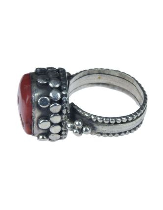 Stříbrný prsten vykládaný korálem, AG 925/1000, 12g, Nepál
