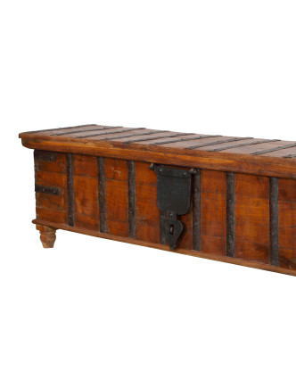 Stará truhla z teakového dřeva, zdobená železným kováním, 160x39x48cm