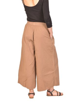 Pohodlné volné světle hnědé tříčtvrteční kalhoty, guma v pase a kapsy