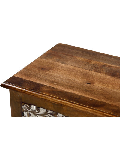 Noční stolek s vyřezávanými dvířky z mangového dřeva, 50x38x60cm
