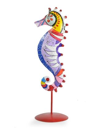 Ručně malovaný svícen mořský koník - sv.fialový, tepaný kov, střední 10x10x36cm