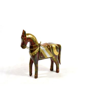 Soška koně, dřevěná, ručně malovaná, mosazné kování, 35x40cm