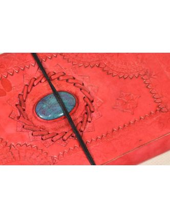 Notes v červené kožené vazbě s ozdobným kamenem, ruční papír, 14x23cm