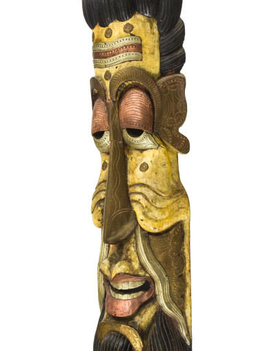 Dřevěná maska, "Jogi" zdobená mosazí a mědí, 20x13x120cm