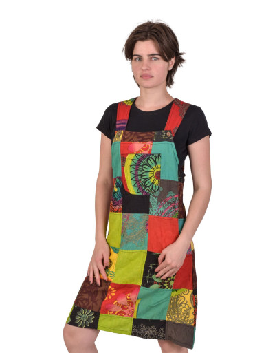 Krátké šaty s laclem a kapsou, multibarevný patchwork, bavlněné plátno