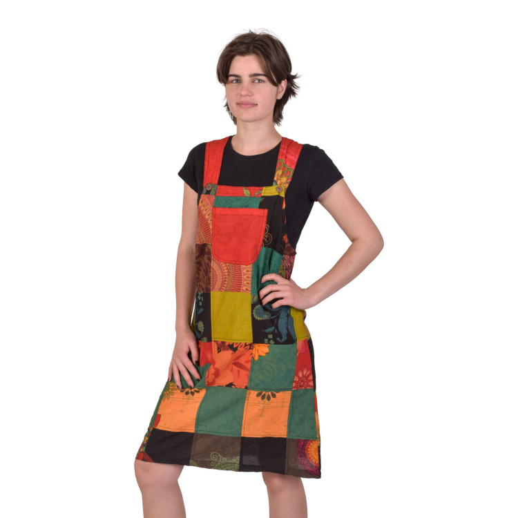 Krátké šaty s laclem a kapsou, multibarevný patchwork, bavlněné plátno