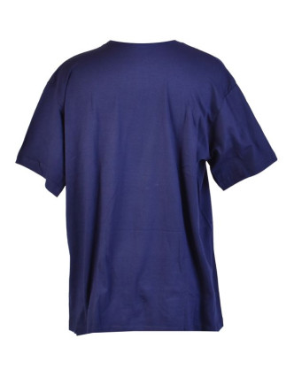 Tmavě modré triko s krátkým rukávem, potisk motlitební vlaječky