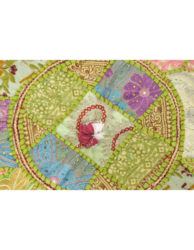 Taburet z Rajasthanu s bohatou Ari výšivkou, průměr 49cm výška 36cm patchwork