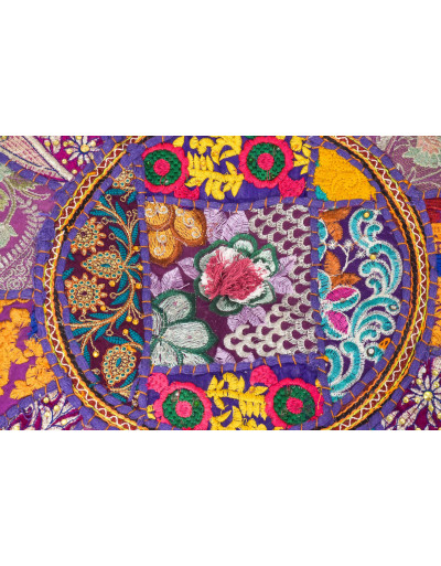 Taburet z Rajasthanu s bohatou Ari výšivkou, průměr 49cm výška 36cm patchwork