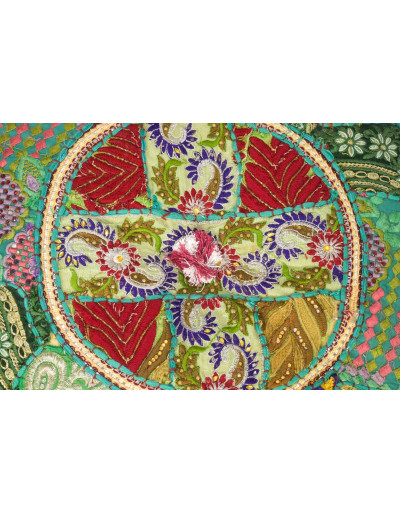 Taburet z Rajasthanu s bohatou Ari výšivkou, průměr 49cm výška 36cm patchwork