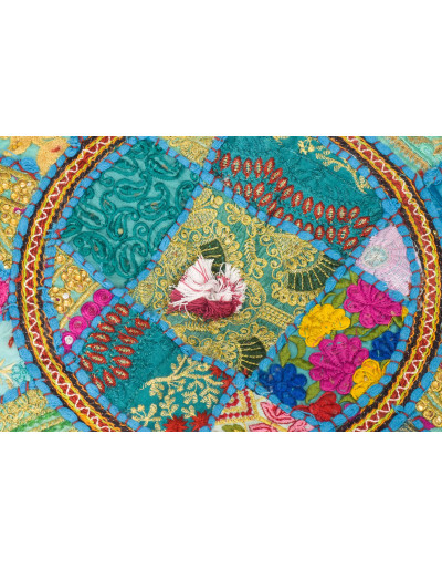 Taburet z Rajasthanu s bohatou Ari výšivkou, průměr 49cm výška 36cm patchwork